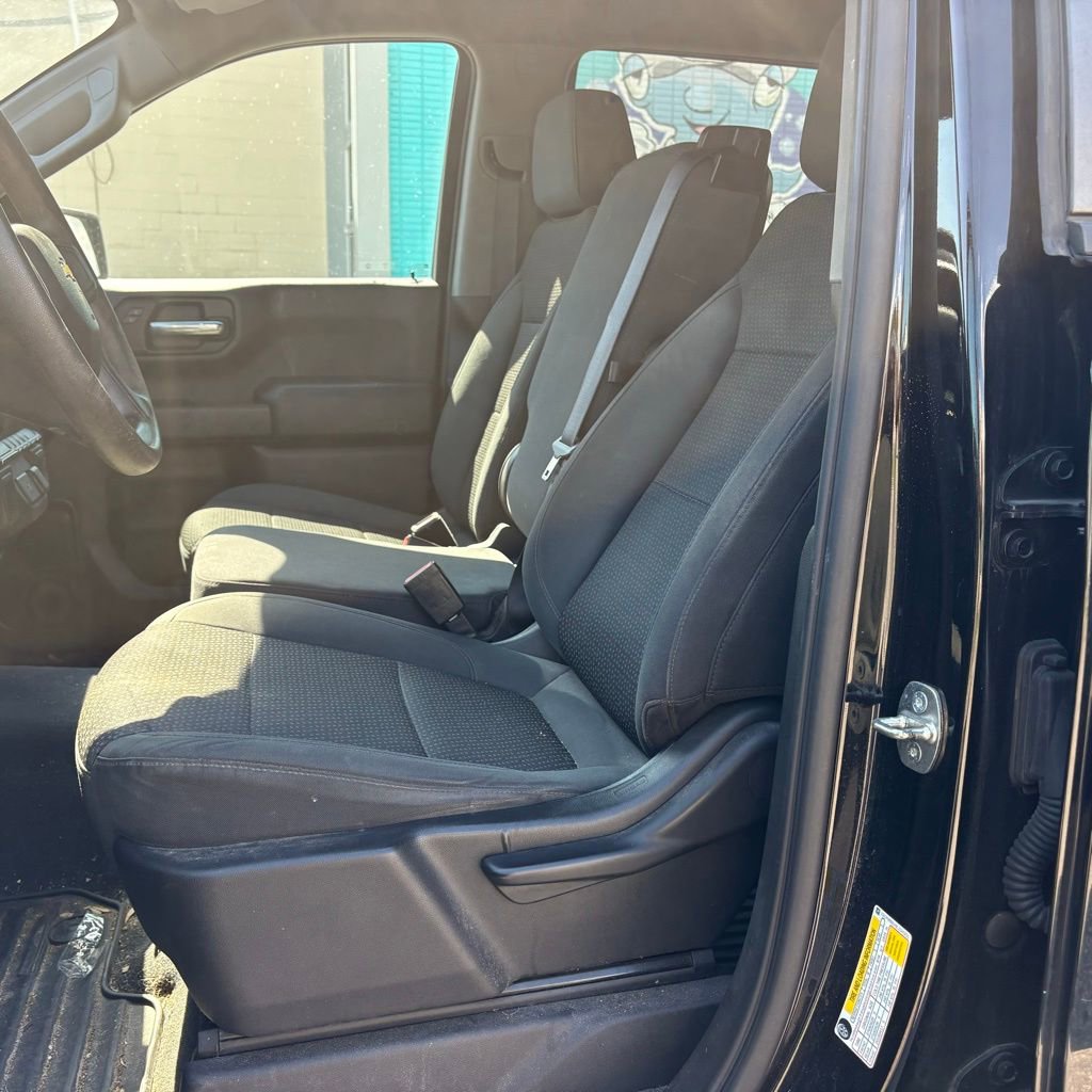 Used 2020 Chevrolet Silverado 1500 Custom w/ Custom Value Package image 9