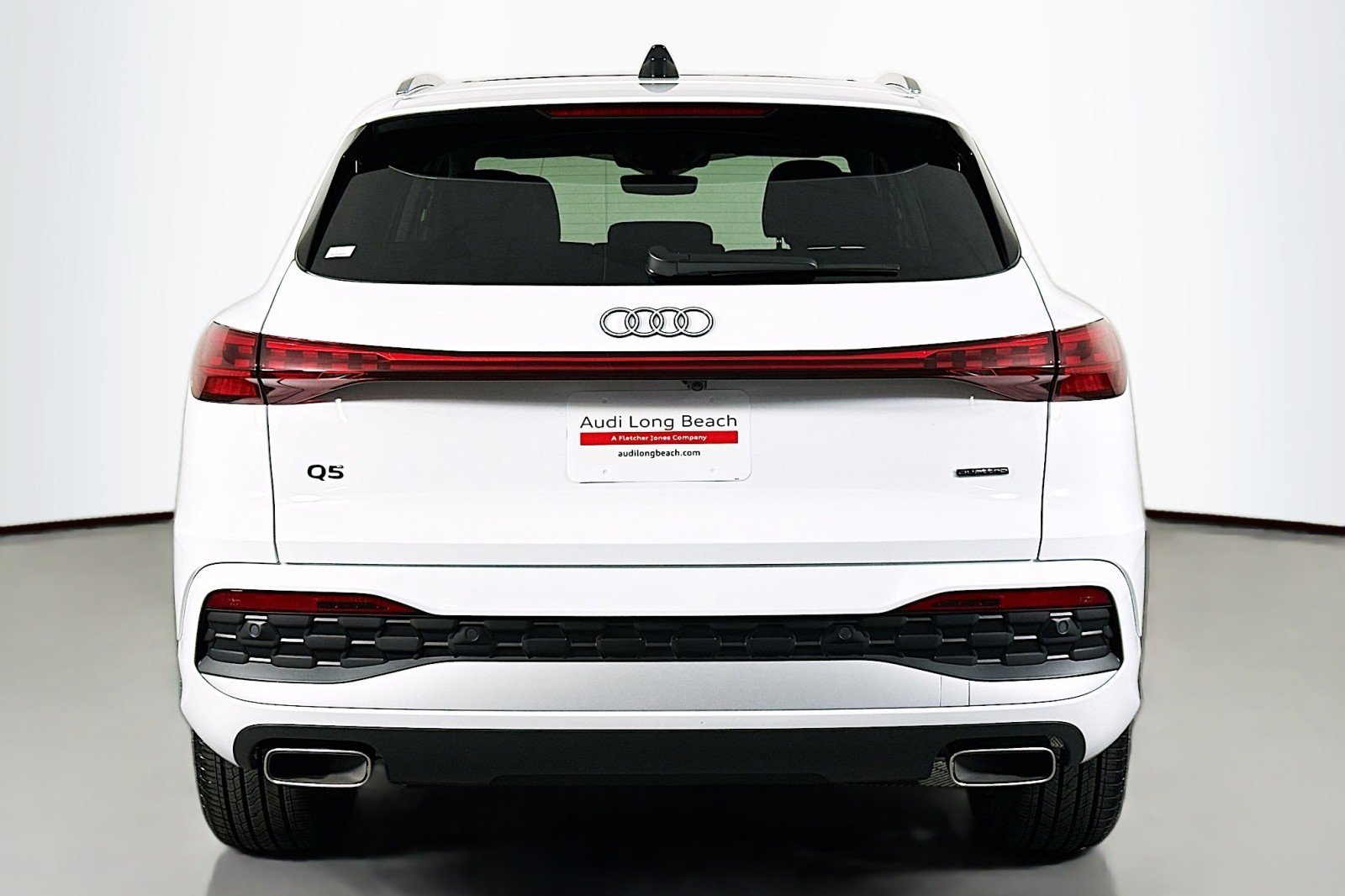 Used 2025 Audi Q5 Premium w/ 19" Wheel Package AWD/4WD image 3