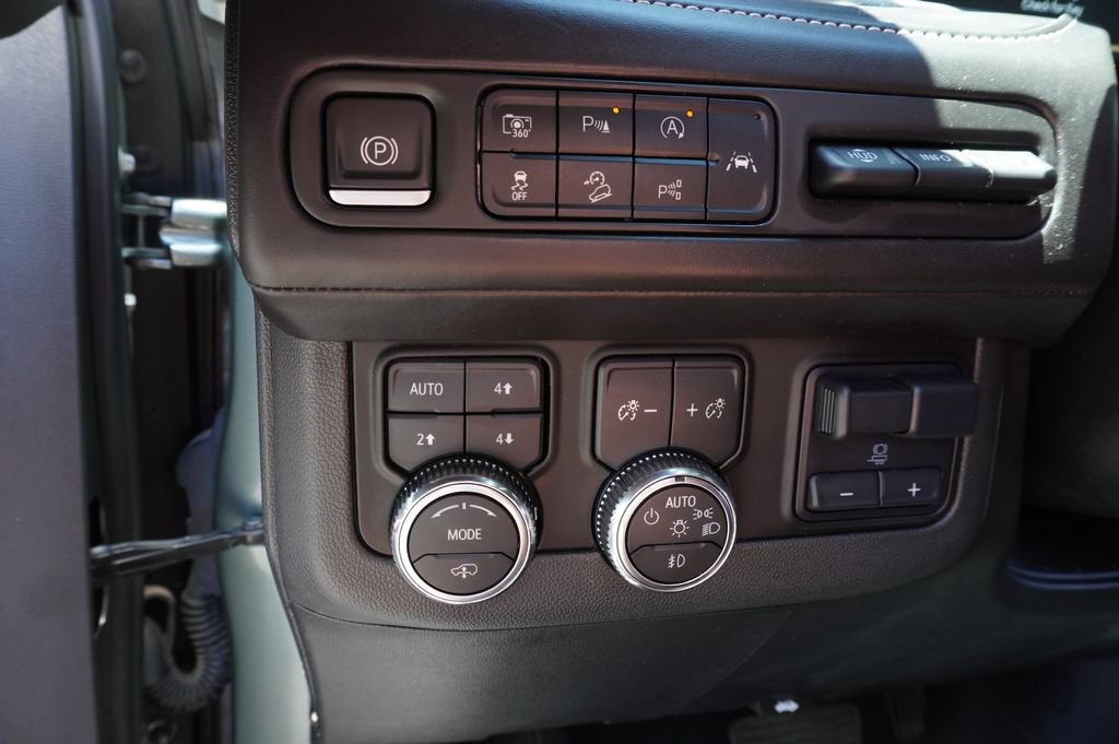 Certified 2023 GMC Yukon XL Denali Ultimate AWD/4WD image 19