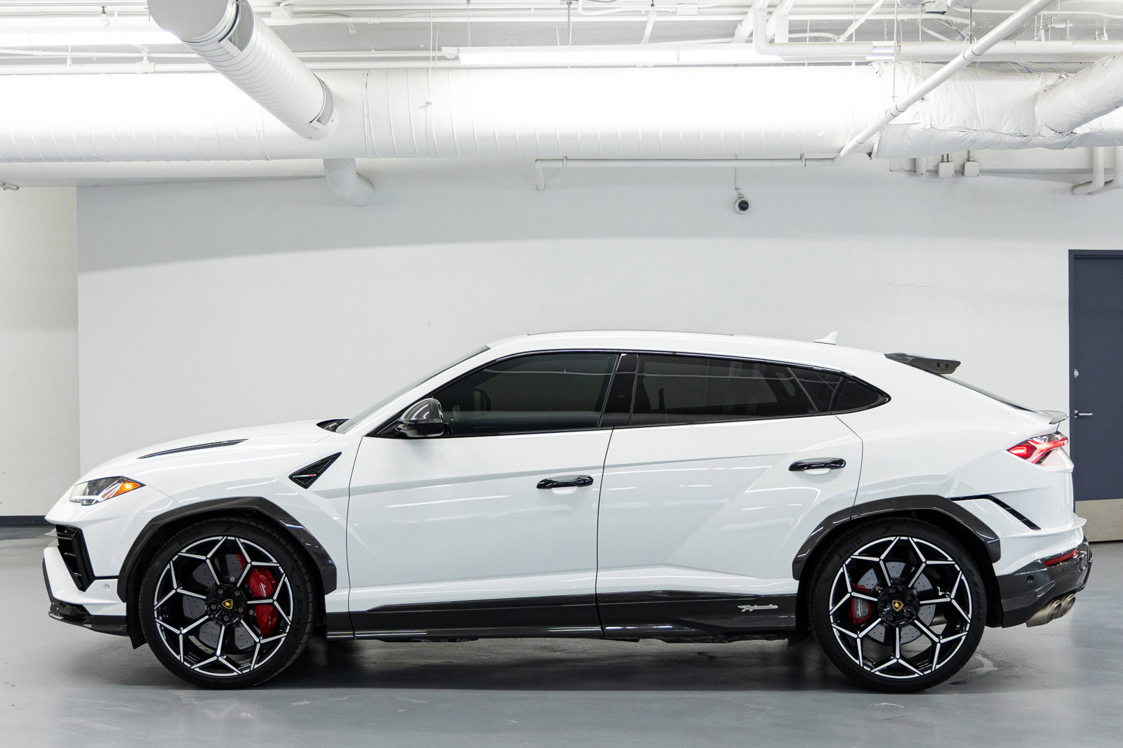 Used 2024 Lamborghini Urus Performante image 2