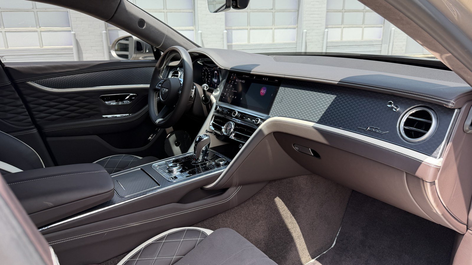 Certified 2024 Bentley Flying Spur W12 AWD/4WD image 2