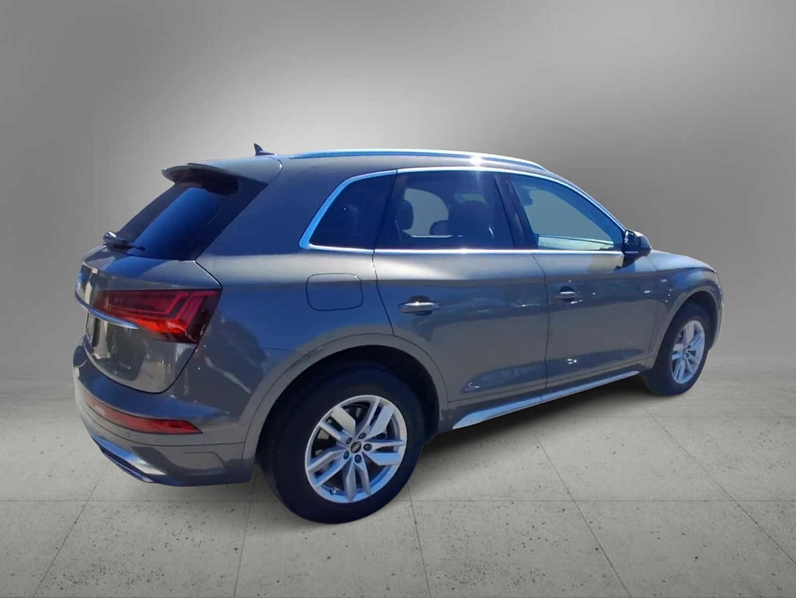 Used 2023 Audi Q5 2.0T Premium w/ Convenience Package image 8