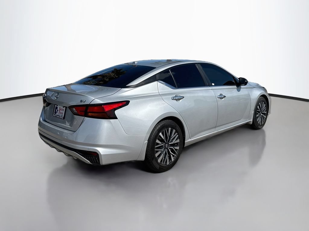 Used 2024 Nissan Altima 2.5 SV FWD image 7