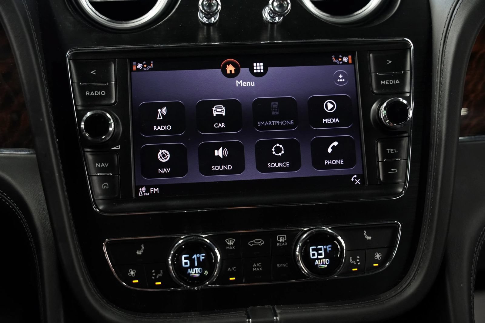 Used 2018 Bentley Bentayga Onyx Edition AWD/4WD image 39
