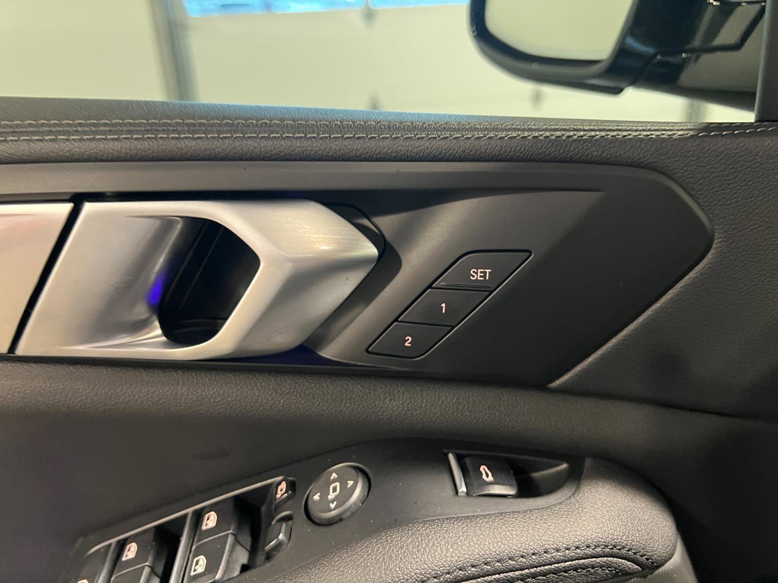 Used 2019 BMW X5 xDrive40i w/ Premium Package 2 AWD/4WD image 26