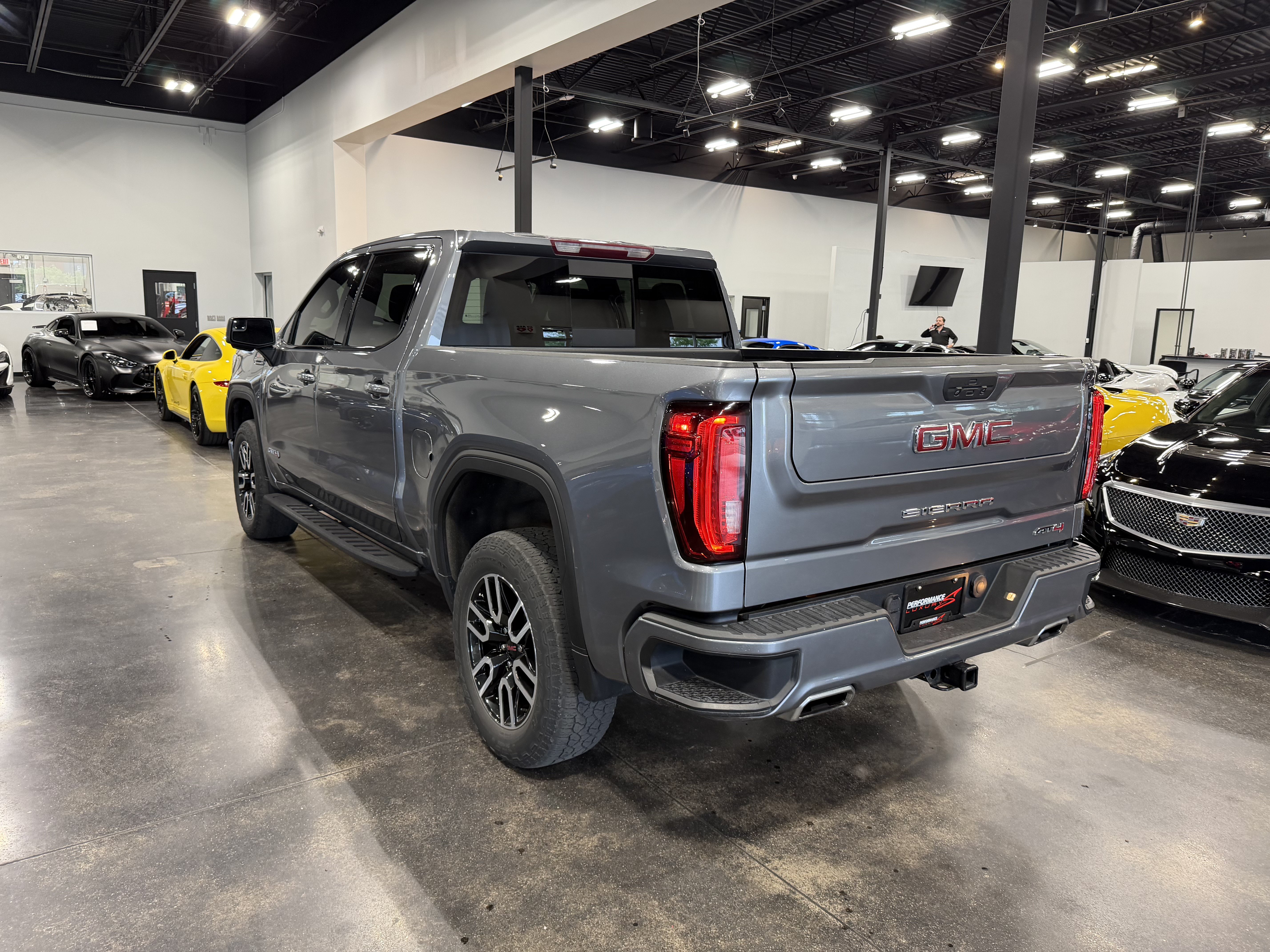 Used 2022 GMC Sierra 1500 AT4 w/ AT4 Preferred Package AWD/4WD image 3