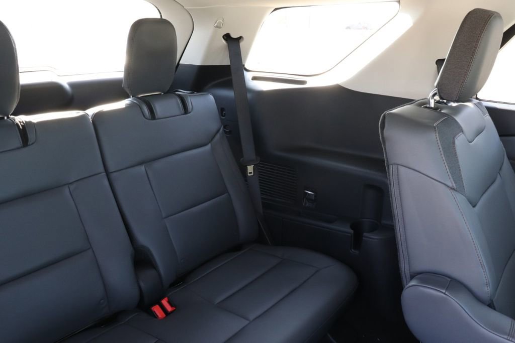 New 2026 Ford Explorer Active w/ Active Comfort Package image 17