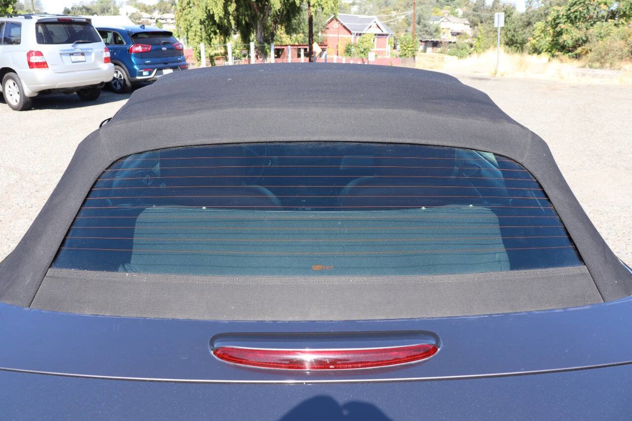 Used 2003 Ford Thunderbird image 47