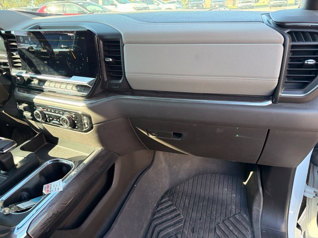 Used 2022 Chevrolet Silverado 1500 LTZ AWD/4WD image 42