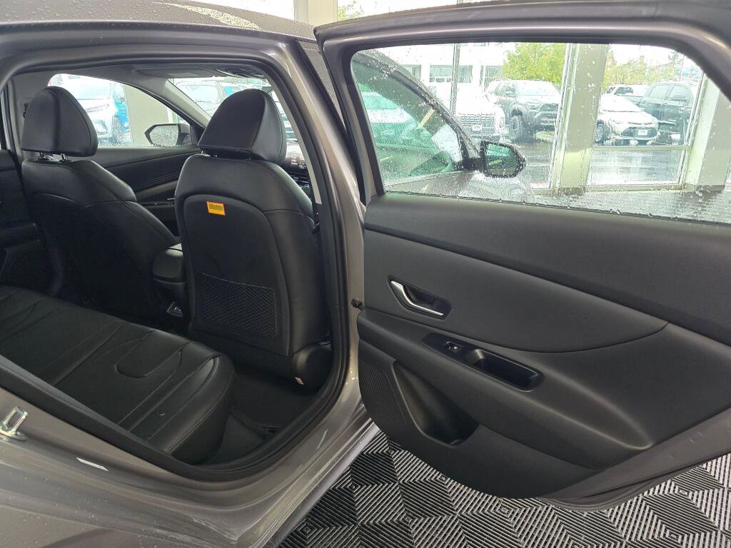 New 2026 Hyundai Elantra Limited image 38