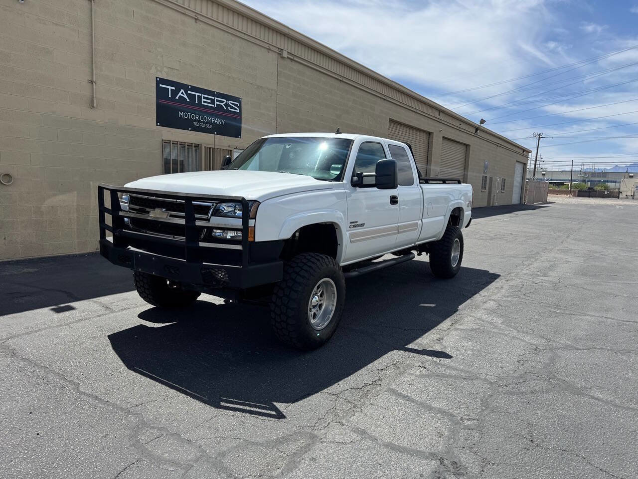 Used 2006 Chevrolet Silverado 2500 W/T w/ Skid Plate Package AWD/4WD image 4