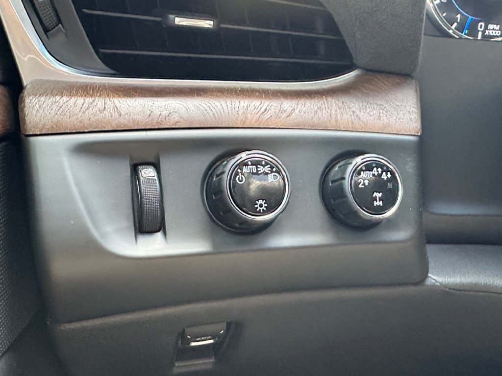 Used 2019 Cadillac Escalade Premium Luxury AWD/4WD image 14