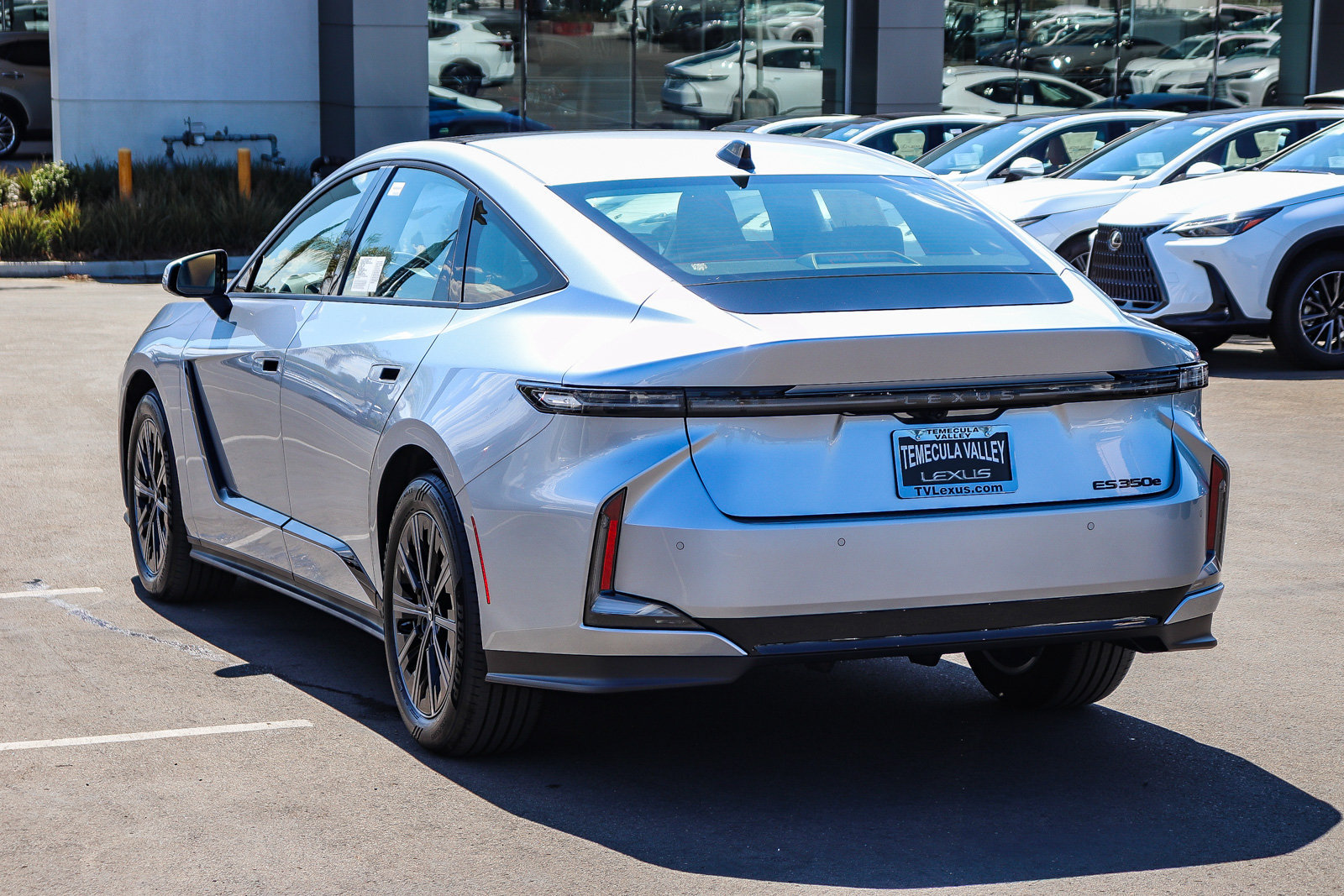 New 2026 Lexus ES 350e w/ Convenience Package FWD image 4