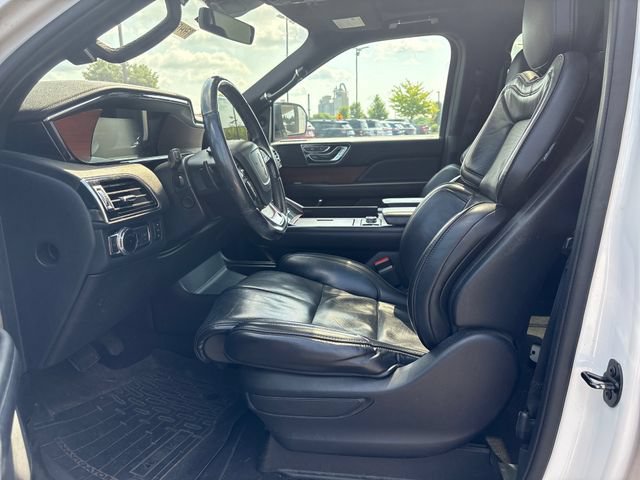 Used 2019 Lincoln Navigator L Reserve AWD/4WD image 10