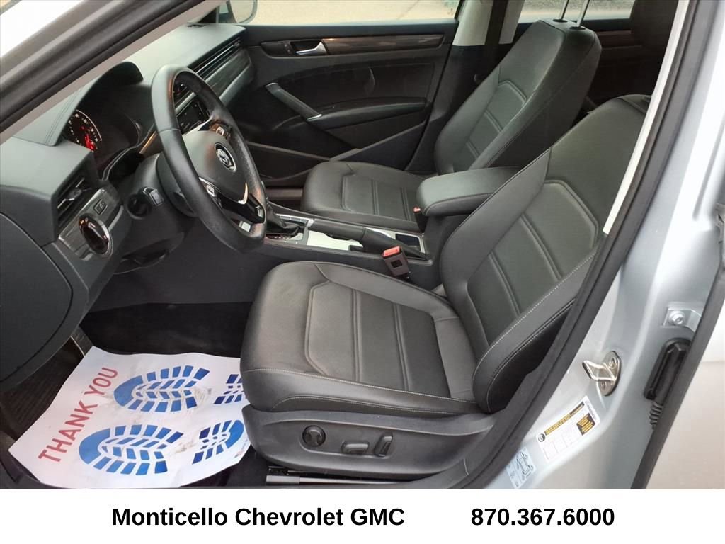 Used 2020 Volkswagen Passat 2.0T R-Line image 12