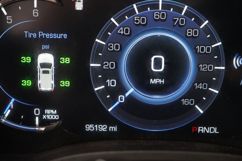 Used 2020 Cadillac Escalade Premium Luxury RWD image 37