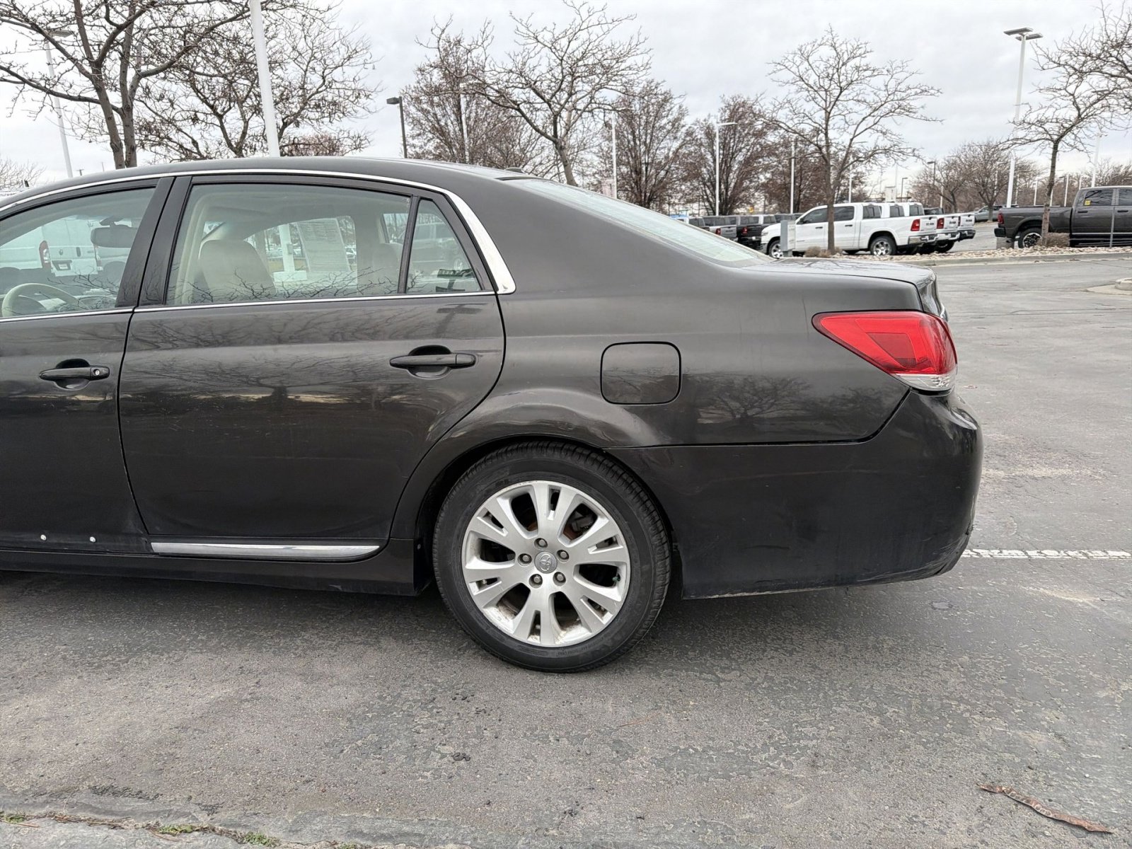 Used 2012 Toyota Avalon Base image 12