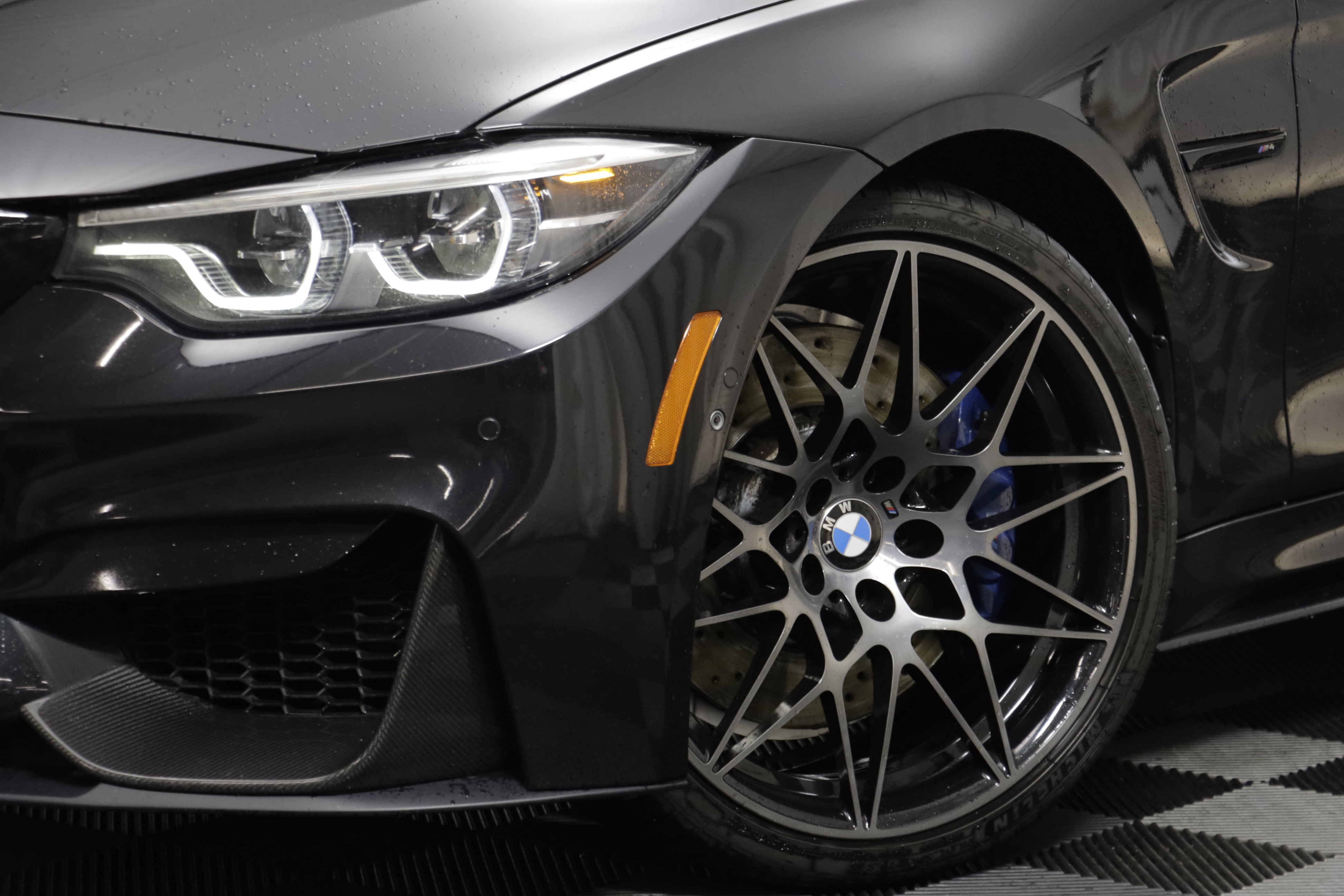Used 2018 BMW M4 Convertible RWD image 3