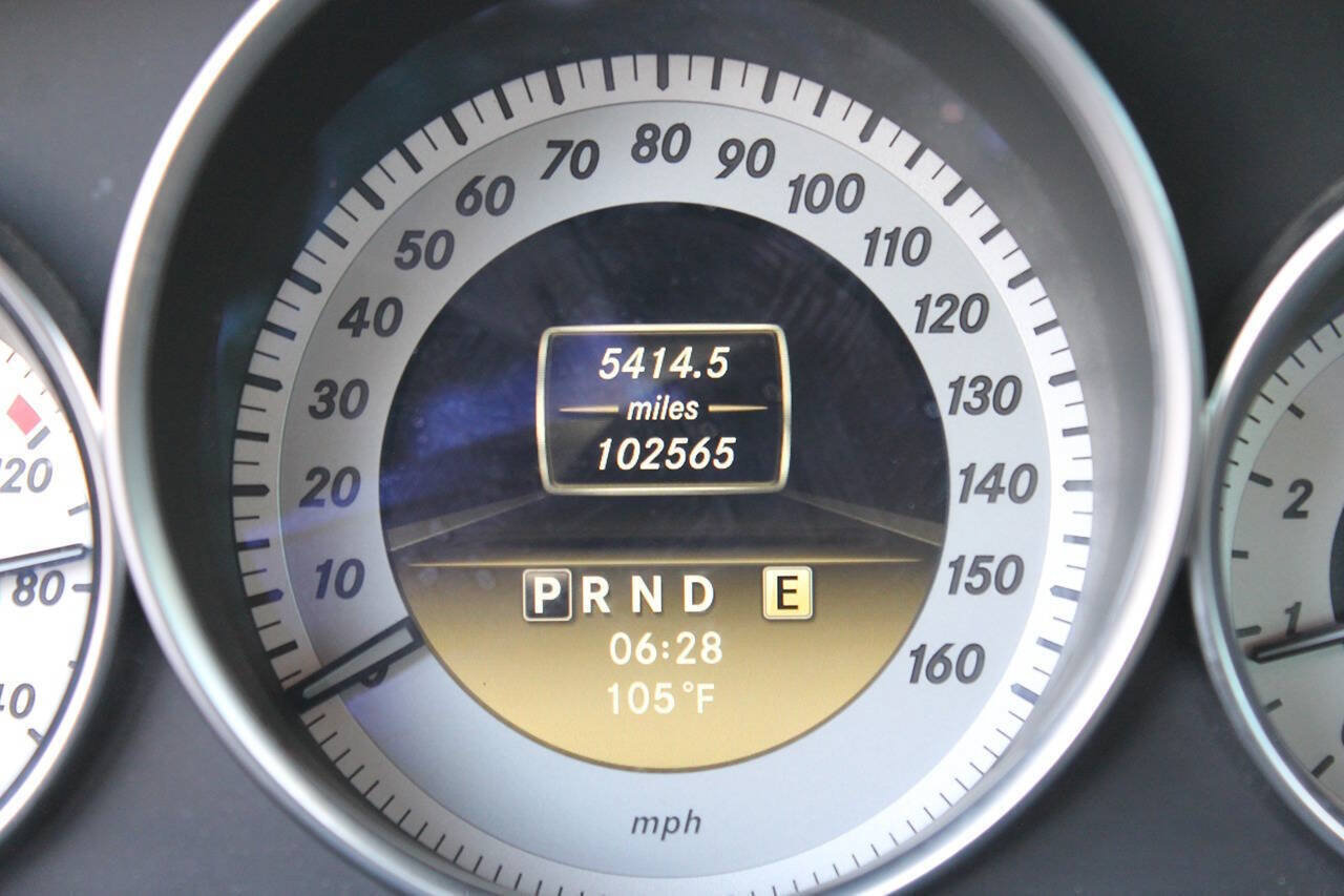 Used 2012 Mercedes-Benz C 250 Sedan image 19