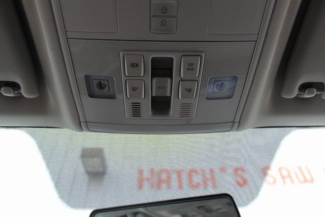 Used 2022 Volkswagen Taos SE w/ Panoramic Sunroof Package image 18