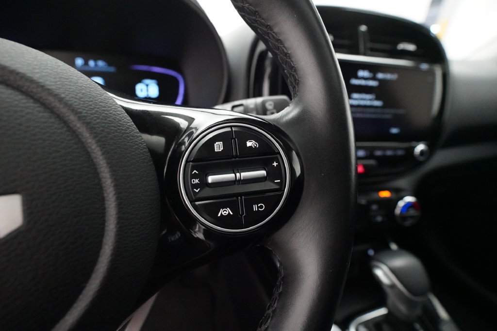 Used 2023 Kia Soul EX FWD image 18