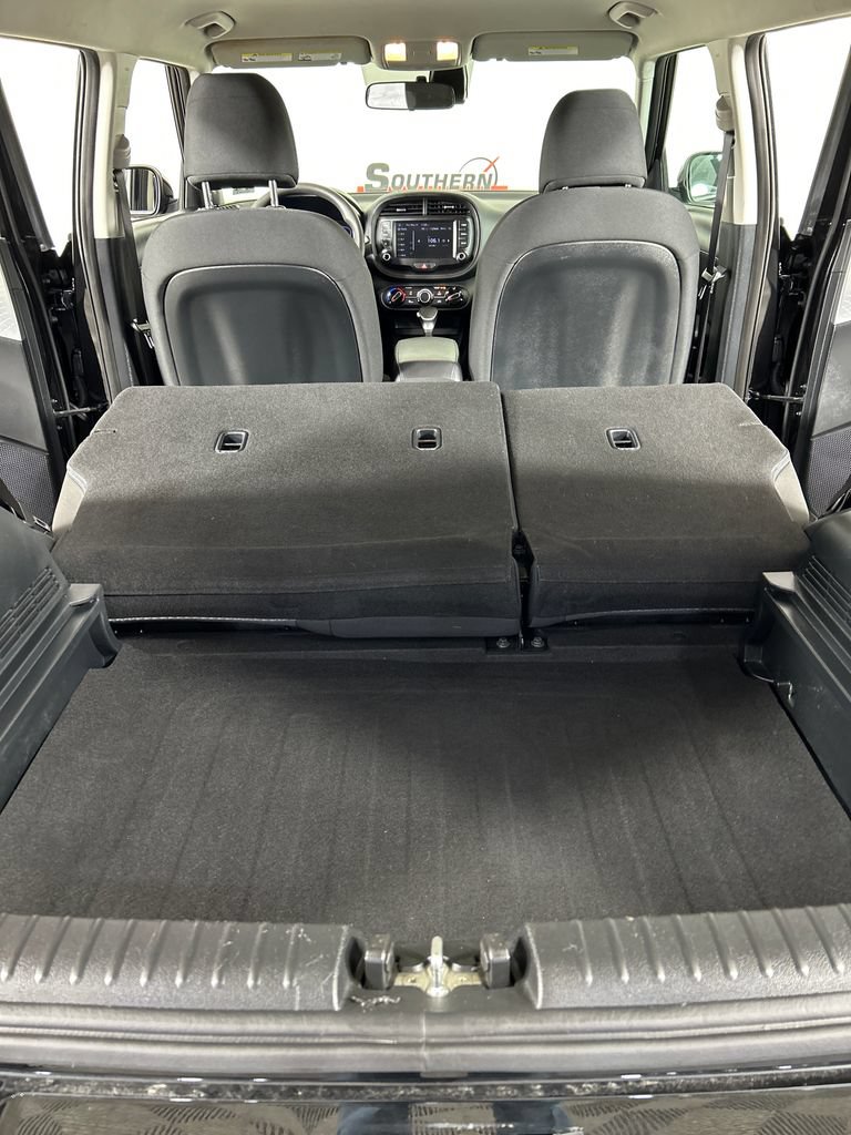 Used 2023 Kia Soul LX w/ LX Technology Package FWD image 20