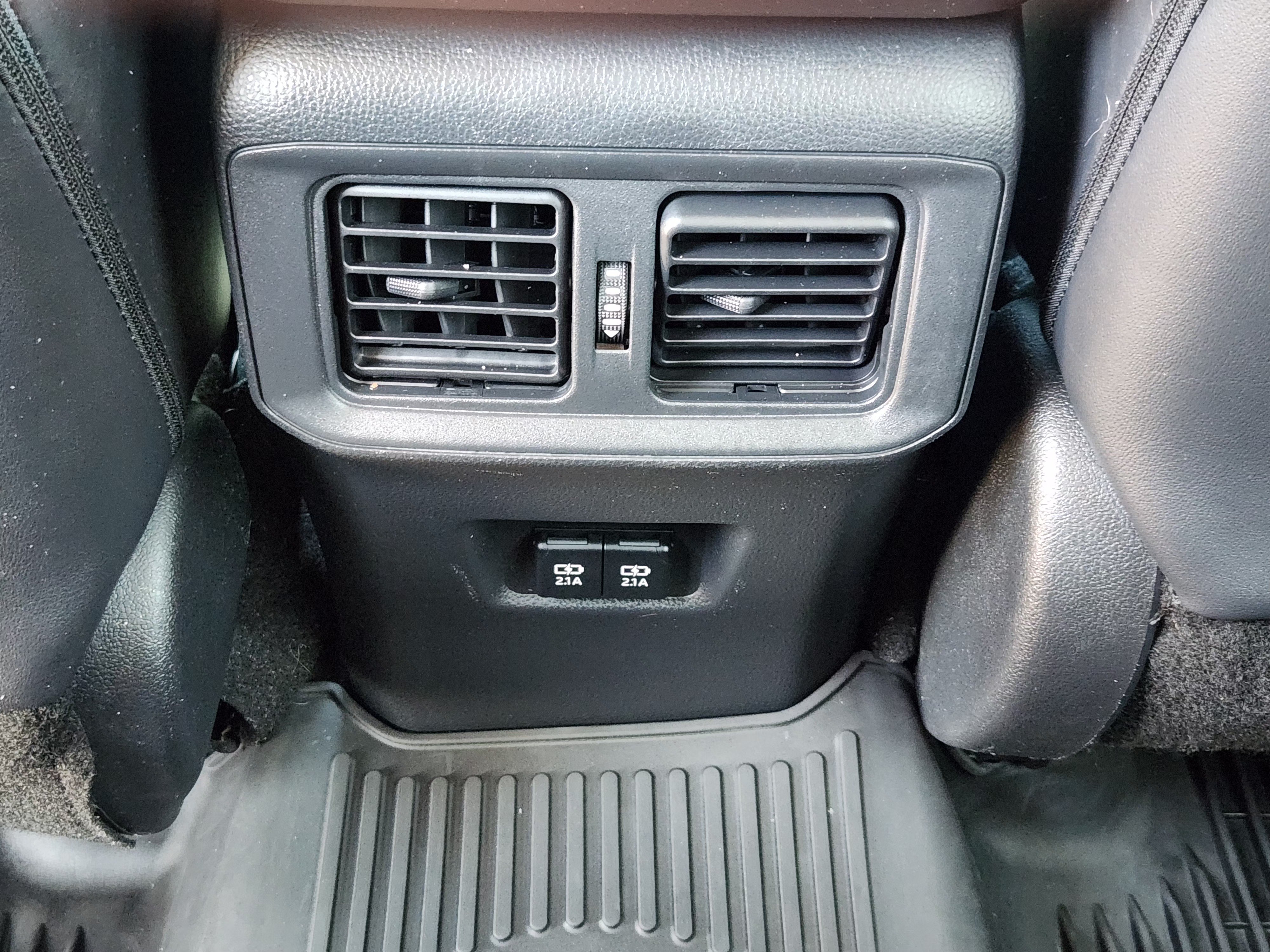Used 2021 Toyota RAV4 XLE Premium FWD image 32