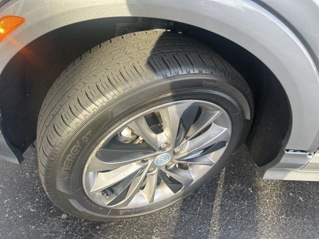 Used 2023 Buick Encore GX Select w/ Sport Touring Package image 7