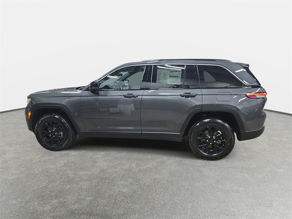 New 2026 Jeep Grand Cherokee Laredo image 8