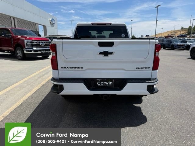 Used 2025 Chevrolet Silverado 1500 Custom w/ Turbomax Blackout Package AWD/4WD image 8