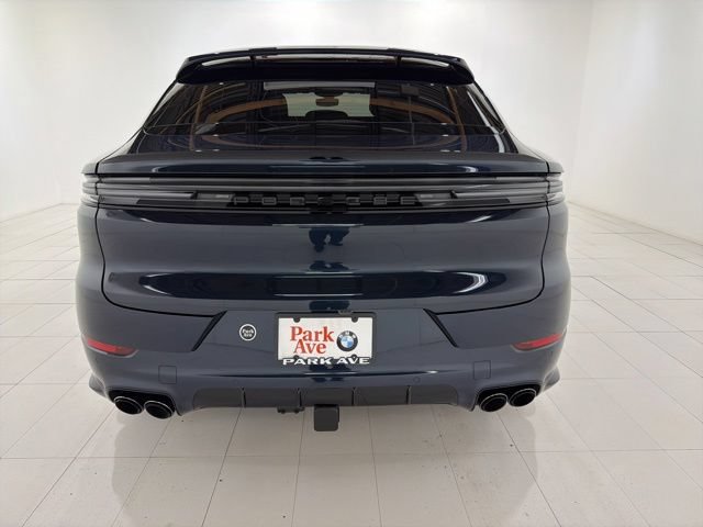 Used 2024 Porsche Cayenne Coupe AWD/4WD image 4