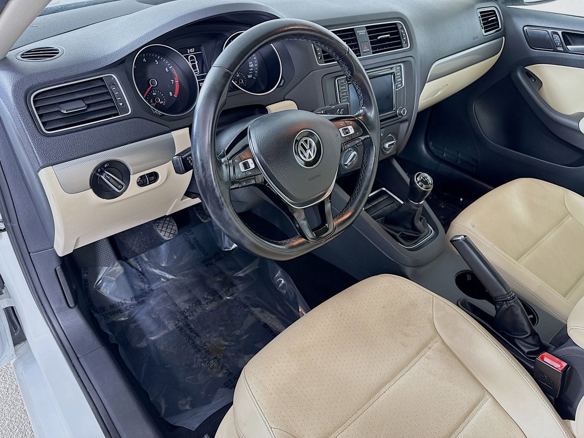 Used 2017 Volkswagen Jetta SE image 23