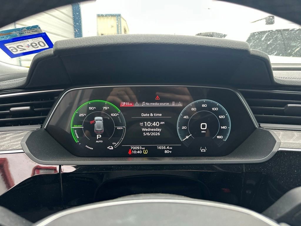 Used 2022 Audi e-tron Premium AWD/4WD image 9