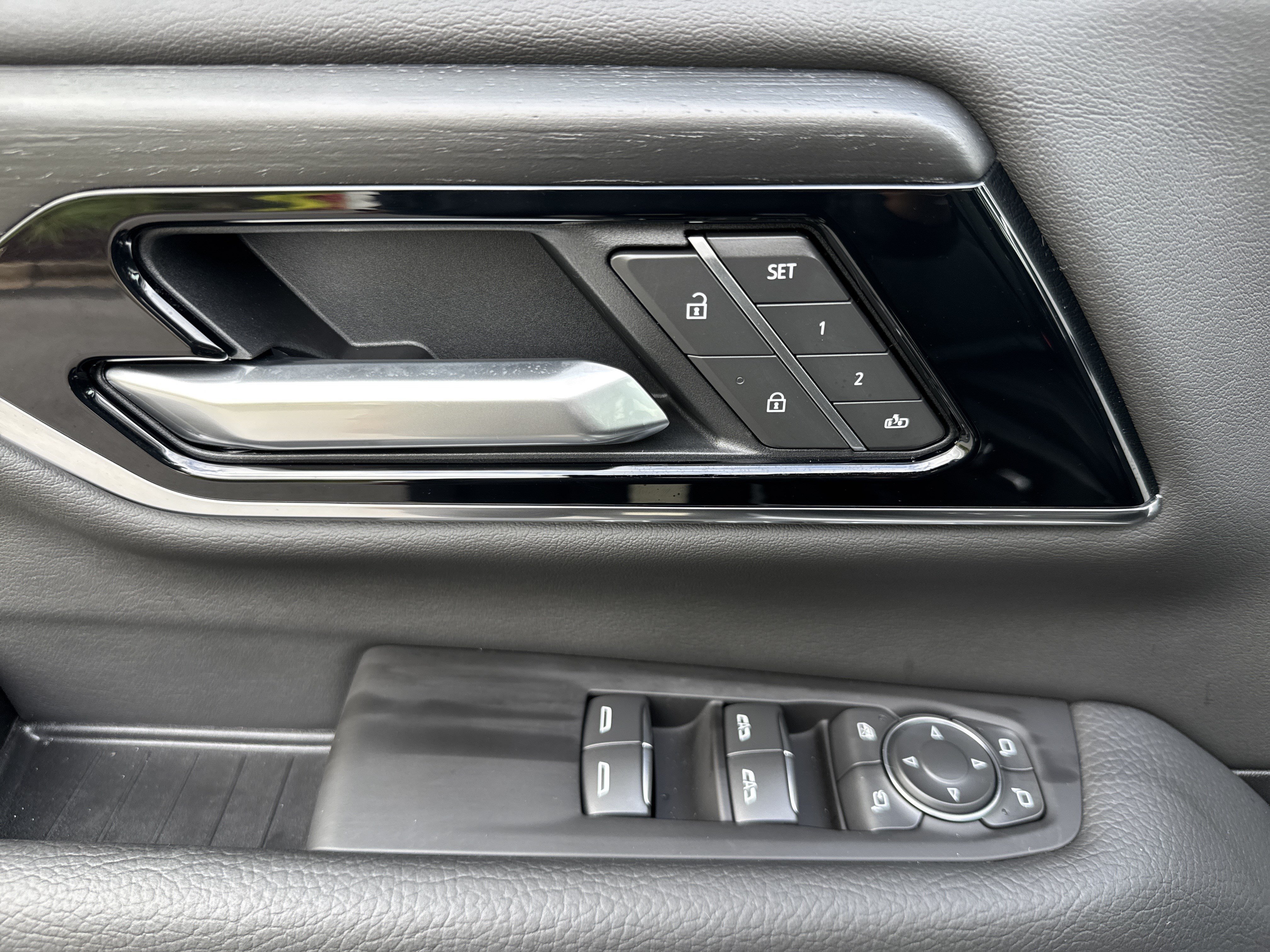 New 2026 GMC Yukon XL Denali AWD/4WD image 15