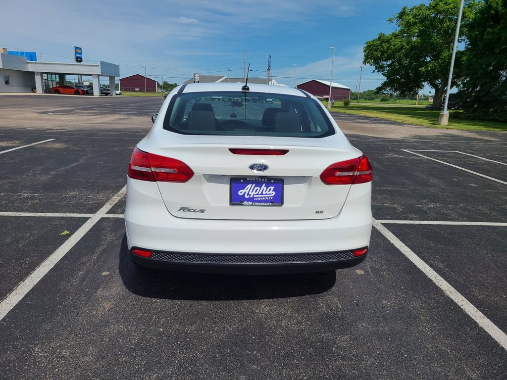Used 2017 Ford Focus SE FWD image 6