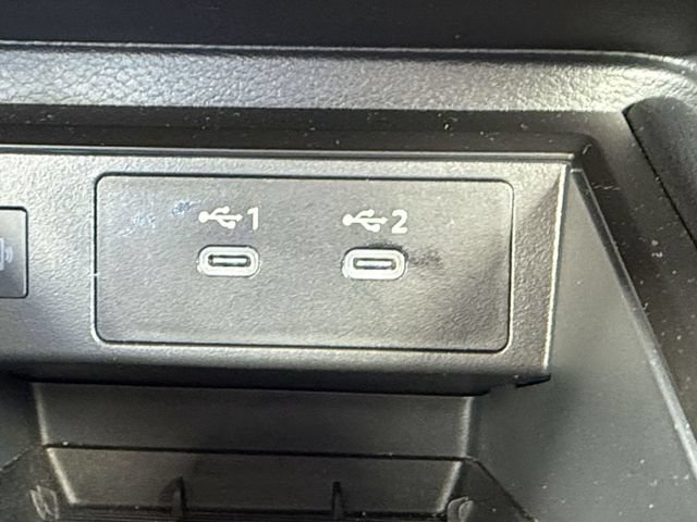 Used 2025 Nissan Kicks SR FWD image 19
