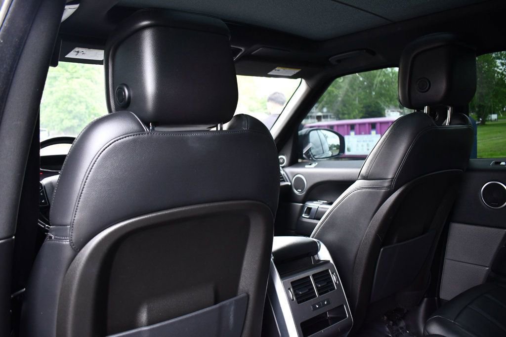 Used 2020 Land Rover Range Rover Sport SE image 24