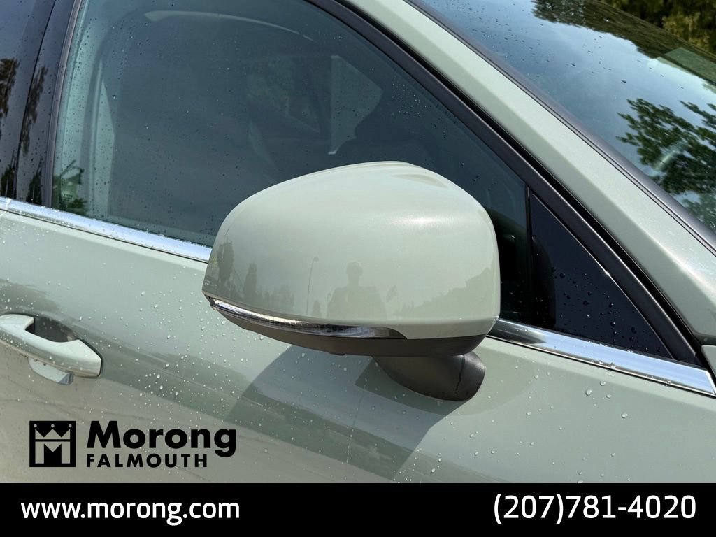 Used 2023 Volvo XC40 B5 Plus w/ Driver Assist Package AWD/4WD image 9