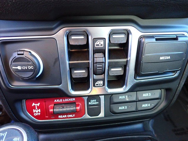 Used 2024 Jeep Wrangler Unlimited AWD/4WD image 15