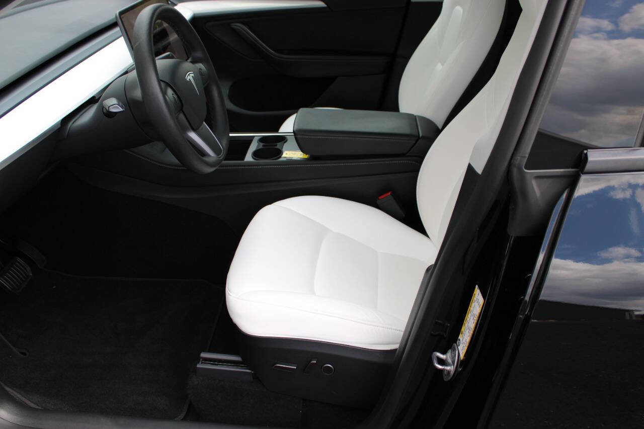 Used 2024 Tesla Model Y Long Range image 7