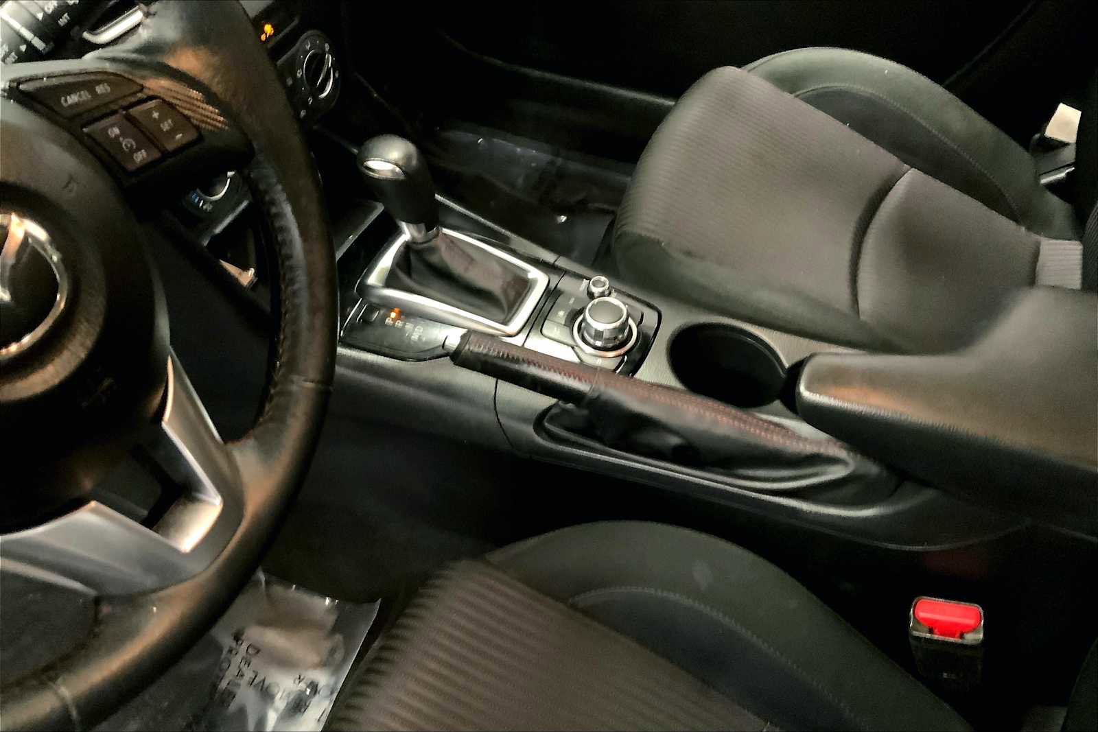 Used 2015 MAZDA MAZDA3 i Touring image 15