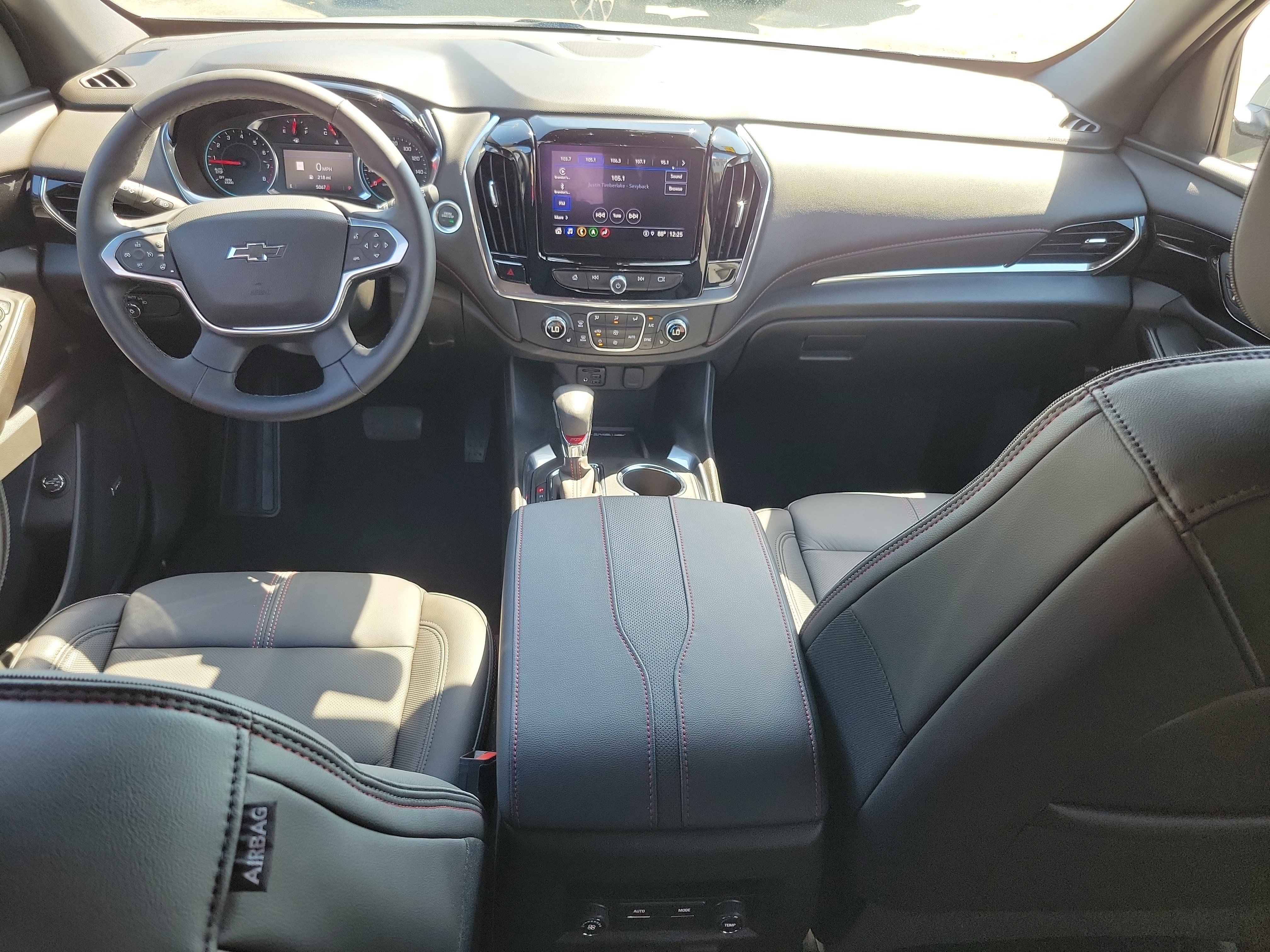 Used 2023 Chevrolet Traverse RS image 15