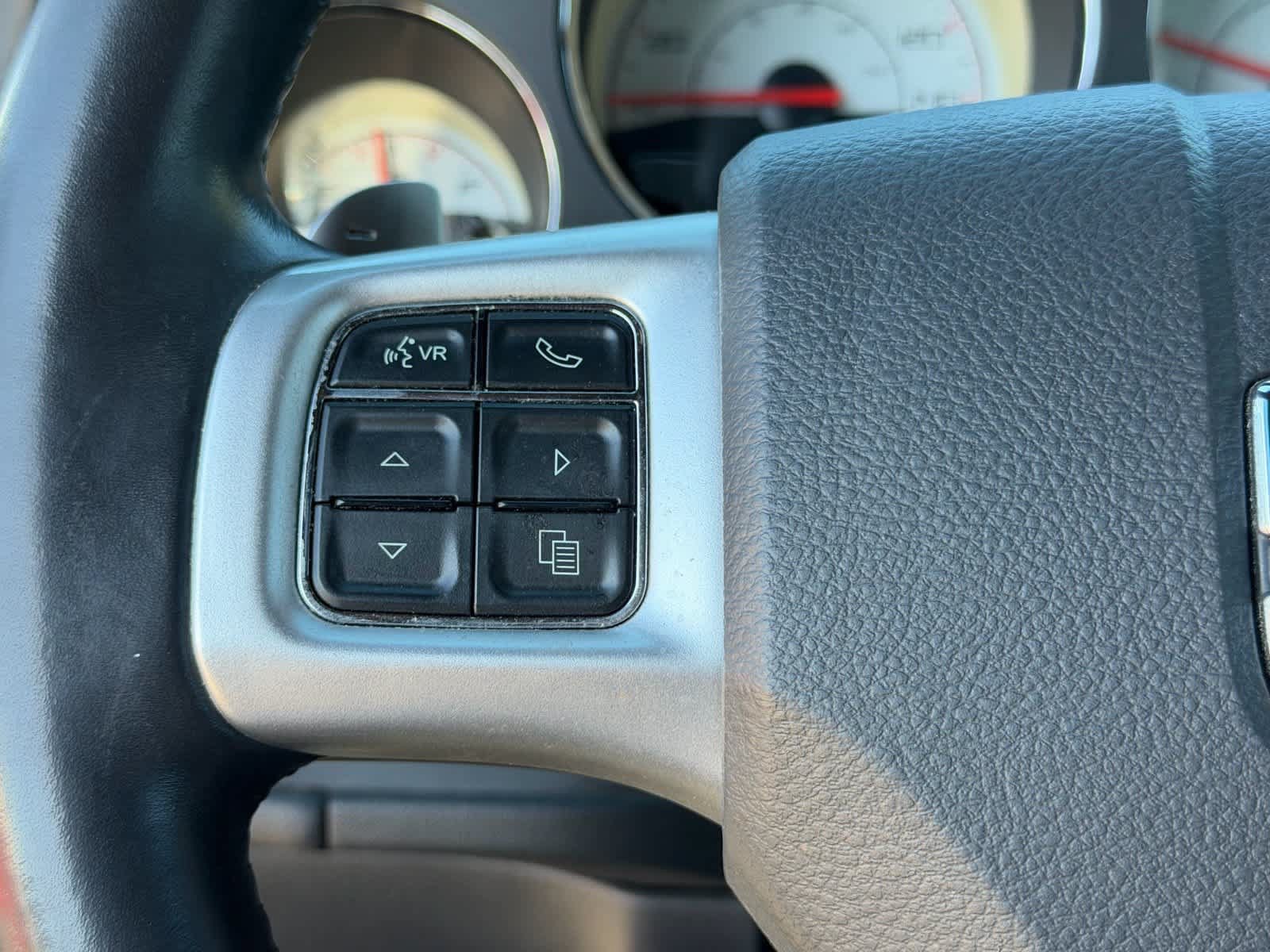 Used 2014 Dodge Challenger SXT RWD image 14