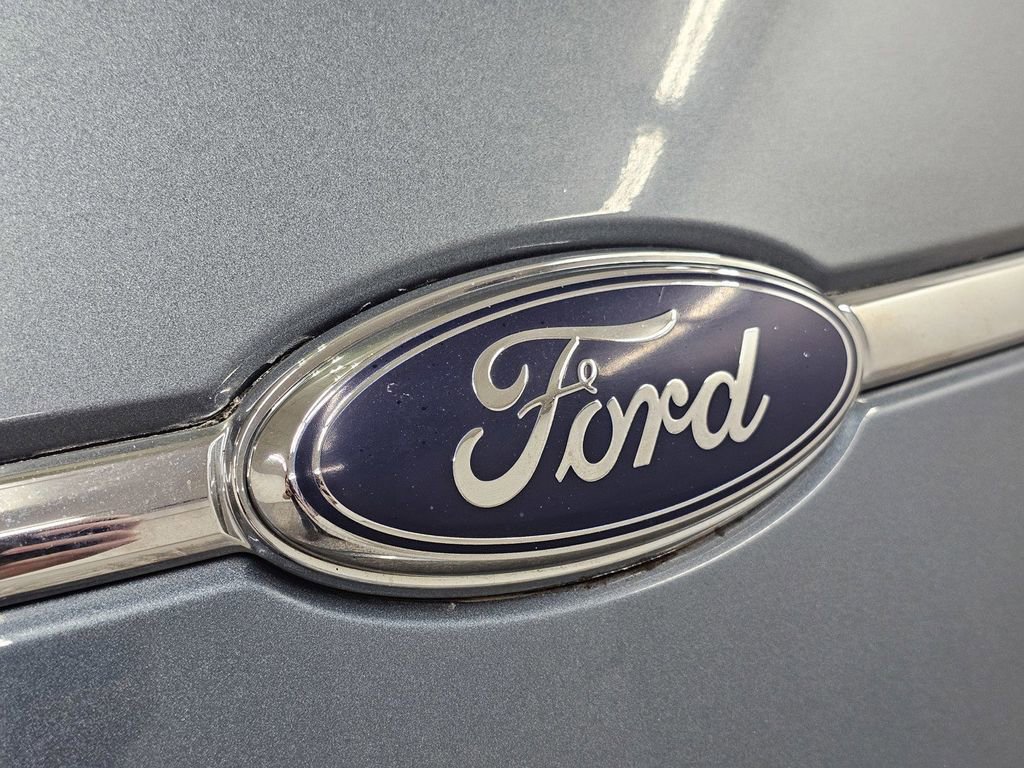 Used 2010 Ford Taurus SEL image 25