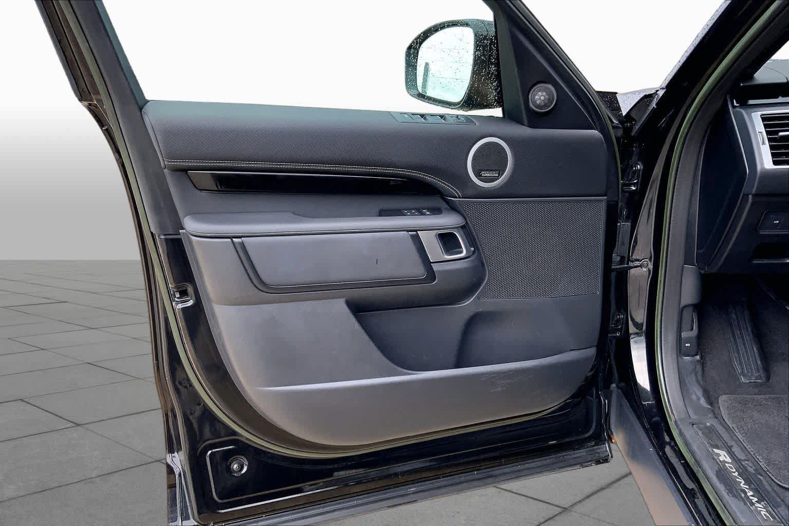 Used 2023 Land Rover Discovery HSE R-Dynamic AWD/4WD image 22