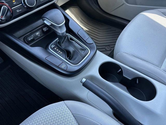 Used 2025 Kia Soul LX w/ LX Technology Package FWD image 23