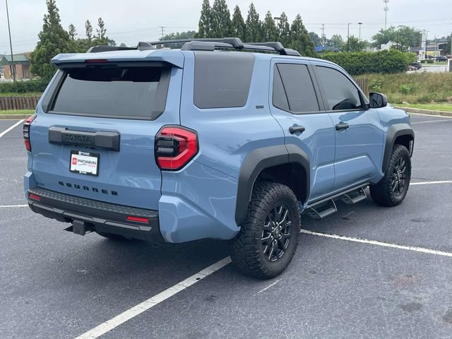 Used 2025 Toyota 4Runner SR5 AWD/4WD image 13
