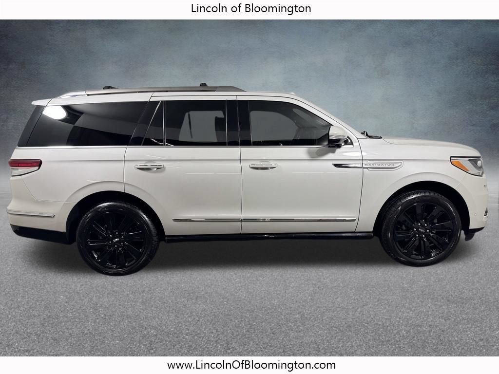 Certified 2023 Lincoln Navigator Reserve AWD/4WD image 8