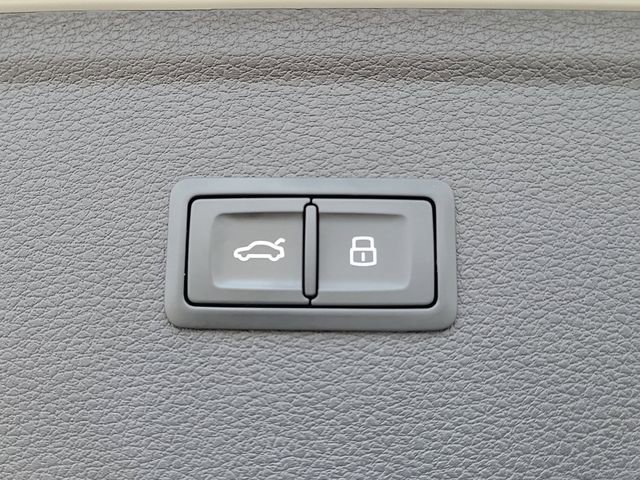 Used 2022 Audi Q5 2.0T Prestige w/ Prestige Package image 12