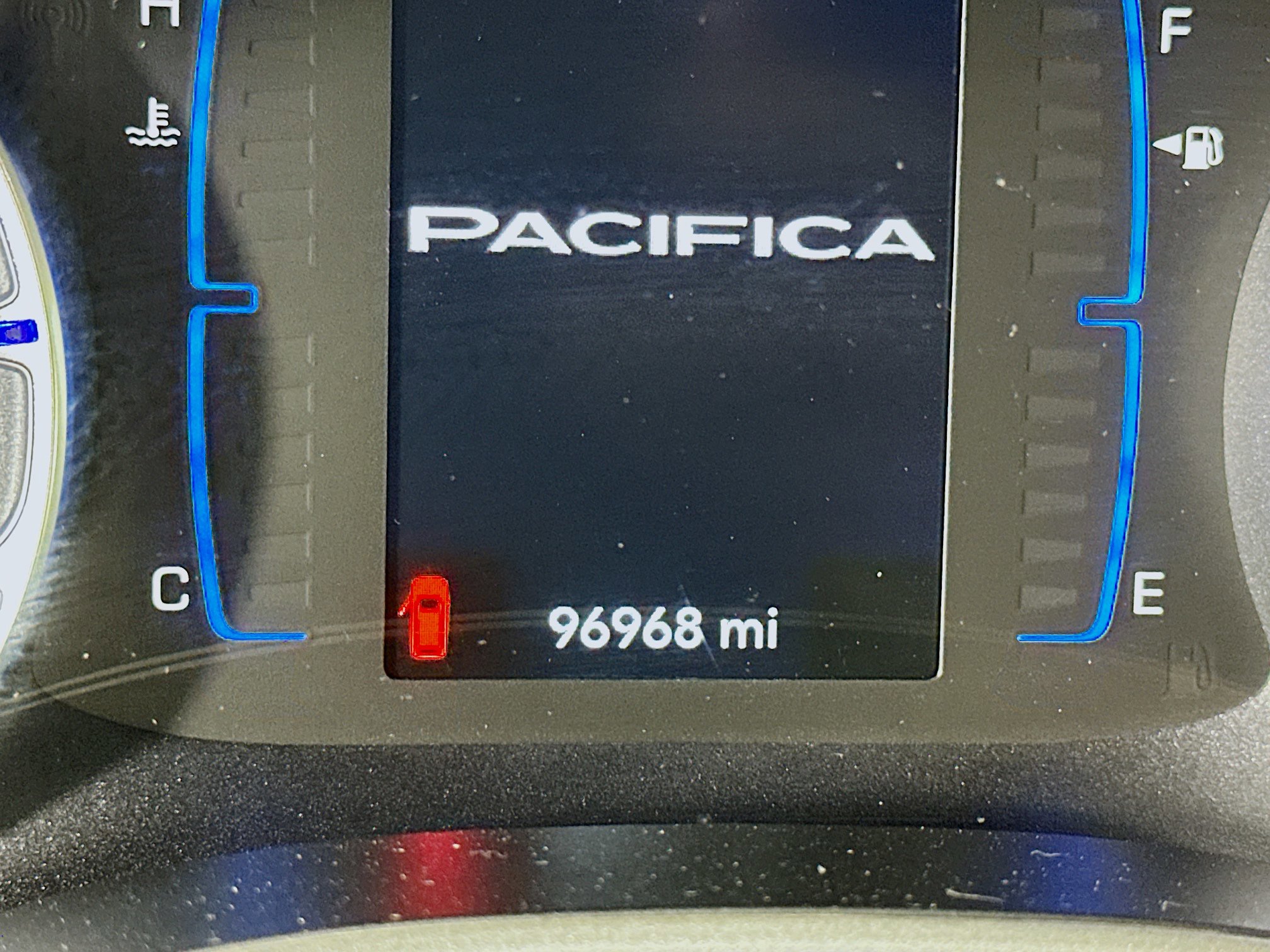 Used 2018 Chrysler Pacifica LX FWD image 19